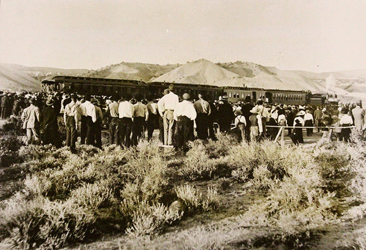 web train arrival IMG_0646.jpg